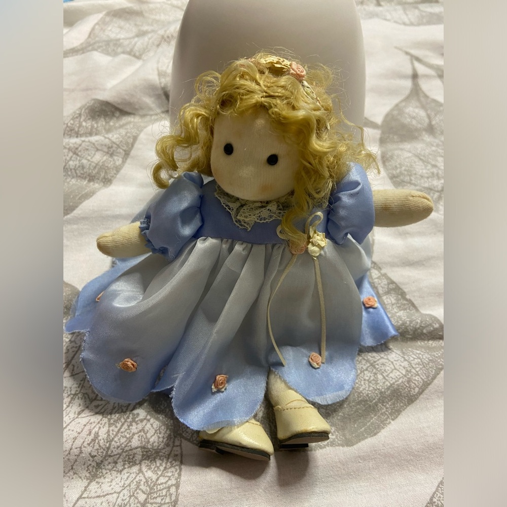 GREEN TREE Aquarius Musical Wind-Uo Collectible Mini Doll